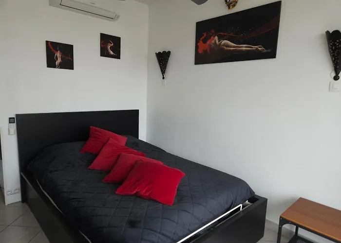 Village Naturiste Vue Sur Port Nature 7