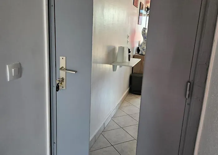 Apartment Village Naturiste Vue Sur Port Nature 7 *